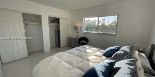 1400 NE 54th St Gallery 18