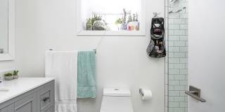 1926 BAINBRIDGE Street Gallery 17