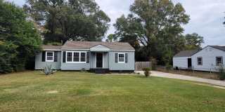 Newly renovated Cozy 3 Bedroom Home! Fenced in Backyard! Gallery 1