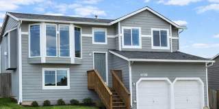 Spacious 5BD 2.5BA Gallery 1