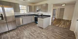 Renovated 4 Bedroom Home! Gallery 6