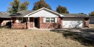 Beutiful 2 Bed 2 Bath Home in Downtown Edmond Gallery 1