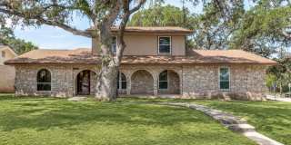 SPACIOUS CHARTER OAKS 4-BEDROOM Gallery 1