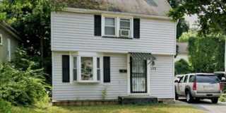 Cute 2/3 Bedroom Single Family House Available Now Gallery 1