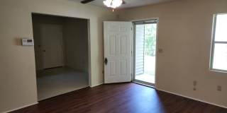 Quaint home located in City Limits Gallery 8