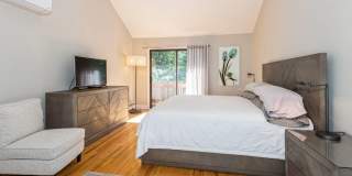 1 Deer Path Gallery 26