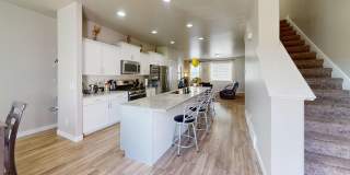 Spacious Townhome - 4 Bedrooms/3 Baths in South Jordan Gallery 9