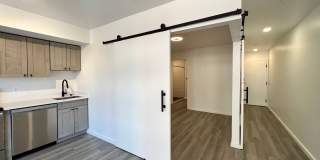 725 W Pratt Gallery 53