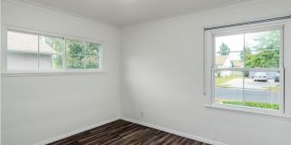 Charming single story home in heart of Reseda Gallery 11