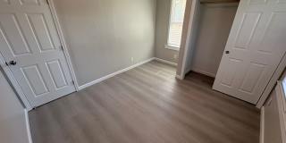 Beautiful newly renovated 2 bedroom home Beautiful newly renovated 2 bedroom home Gallery 8
