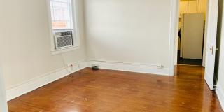 1 BR, 3rd floor Apartment in Downtown Greensboro, Water & Heat Included Gallery 5