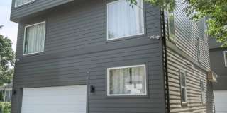 Fully Furnished 5 Bed, 3.5 Bath Located In East Nashville's McFerrin Park Neighborhood! Lawn Care Included! Gallery 46