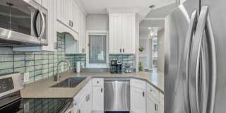 "Charming 2-Bed, 2-Bath Condo at 3 Shelter Cove Lane, Hilton Head Island - 1,140 Sq Ft of Coastal Comfort!" Gallery 11