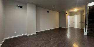 5515 Ludlow Street Gallery 12