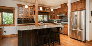 Beautiful Westside Craftsman | Prime Bend Location Gallery 11