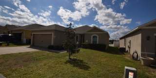 3bedroom 2 baths Single Family Home For Rent at 946 Shady Tree Ln Davenport, FL 3397 Gallery 1