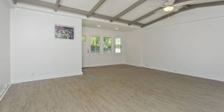 Fully Renovated 4BD in Kuli'ou'ou Valley, Garage-Driveway, Spacious Yard, and Work Shed PETS ALLOWED Gallery 6