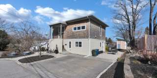 Stunning 4 Bed 2.5 Bath Steps from Willards Beach UNFURNISHED Gallery 5