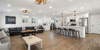 1850 Shore Boulevard Gallery 5