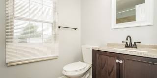 2 WEEKS FREE RENT PLUS  FREE iPad or 55” TV if moved in by 4/30! Comfortable 3bd/1ba Home Close to Trails, Shopping, and Easy Commutes Gallery 15