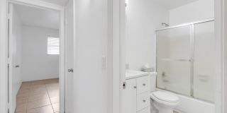 711 SE 15th Street Gallery 24