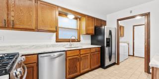 28 East Jeffrey Place Gallery 4