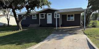 Spacious 4BR House in Lawton Gallery 1