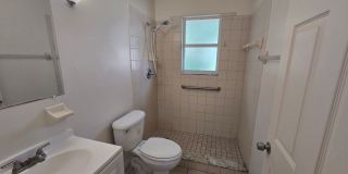 Clean 3 bedroom block home in Daytona! Gallery 11