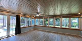 Spacious 3 Bedroom 2 Bath with Pool 2 Blocks from the Beach Gallery 6
