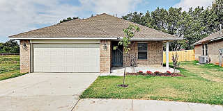 Wonderful 3 Bedroom 2 Bath Home Near Tinker AFB Gallery 1