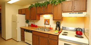 Deckner Manor Gallery 9