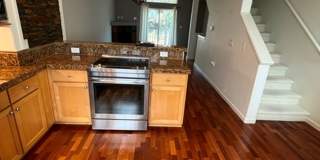 10308 SW Hollyridge Lane ~ Beautiful West Slope Tri-Level Condo Gallery 9