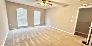 Updated 3BD/2.5BTH Townhome with Exspansive Deck & Attached Garage! Gallery 12