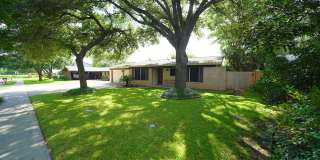 Updated Northeast Park Home Near Loop 410 - Realtor Commission: $500 Gallery 7