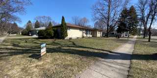 5 bed, 2 bath Single Family Home Gallery 1