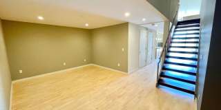 1,600 sqft 2-Level SOMA 1BD+2 Bonus Rooms+ 1.5BA Loft! 2 Car Pkg! Laundry! Balcony! -PROGRESSIVE Gallery 8