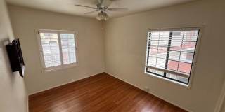 Charming 1x1 in Historic Old Town! Beautiful Original Hardwood Floors + Prime Location Gallery 8
