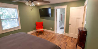 Modern 4bd Home - Fully Furnished Utilities Included Gallery 17