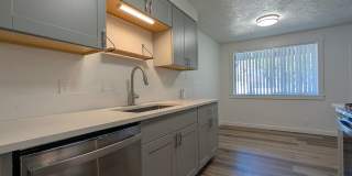 Newly Remodeled 2-Bedroom, 1-Bath Duplex in Thurston Area of Springfield! Gallery 11