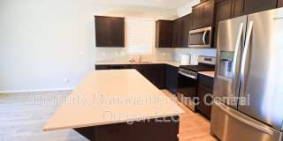 61581 SE Lorenzo Dr Gallery 19