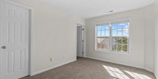 Spacious 3-Bedroom Townhome in Ganyard Farm Gallery 7