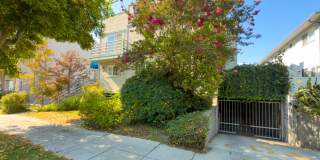 Spacious 2BR/2.5BA Condo with Private Patio in Glendale Gallery 1