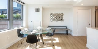 660 Washington Gallery 52