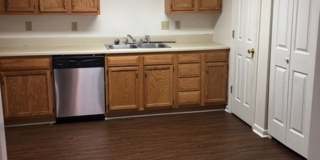 Knoxville 37920 - 2 bedroom, 1.5 bath townhome - Contact Lisa Vineyard and Shannon Russell (865) 216-9334 Gallery 7