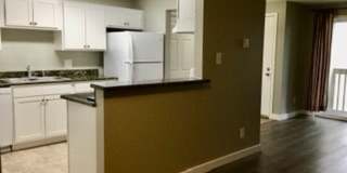 Cute and Upgraded Condo in Redmond! Gallery 8
