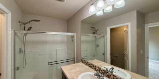 Lovely 3 bedroom/2.5 Bath Townhouse Gallery 6
