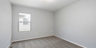 Republic Duplex for rent- with fence! Gallery 6