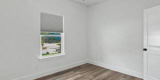 Modern 3-Bedroom Home Near Downtown Gallery 16