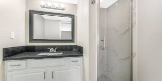 Modern Condo in Guard-Gated Community! Gallery 15