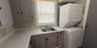 1621 Glenview Avenue - 1623 Gallery 17